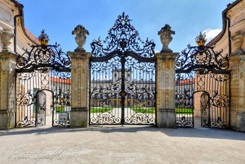 Eladó Telek 9431 Fertőd közműves saroktelek 30 %-os beépítés lakóövezeti besorolás [Lke 8] ......