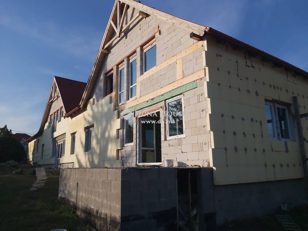 Eladó Ház 2112 Veresegyház, 