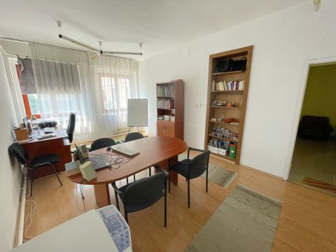 Eladó Iroda 9700 Szombathely , Uránia udvar