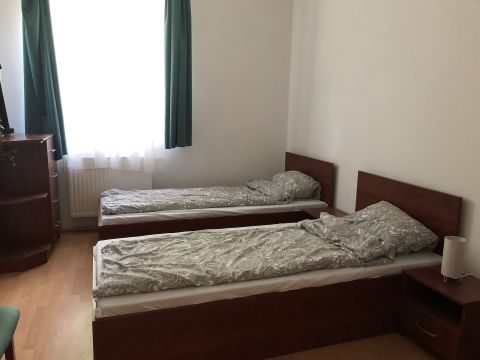 Kiadó Vendéglátás 3211 Gyöngyösoroszi , Károlytáró buszmegálló