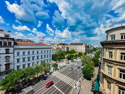 Eladó Lakás 1065 Budapest 6. kerület , Erkélyes lakás PÁRATLAN PANORÁMÁVAL a Bazilika vonzáskörzetében