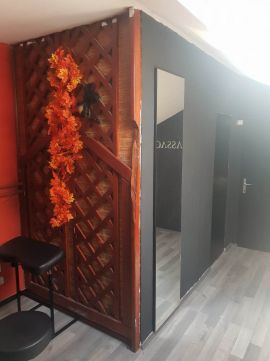 Eladó Üzlethelyiség 2700 Cegléd 