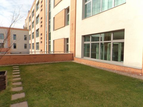 Kiadó Iroda 1142 Budapest 14. kerület , Zuglóban jó közlekedéssel  korszerű iroda kiadó