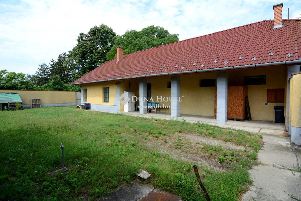 6045 Ladánybene , Ladánybene központjában 133 nm-es üzlethelyiség eladó — 1/11