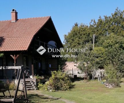 Eladó Ház, Tolna megye, Dunaföldvár - Belvárosban elhelyezkedő ingatlan eladó, mely vállalkozásra és egyben lakhatásra is alkalmas!