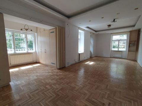 Kiadó Irodaépület 1122 Budapest 12. kerület Kissvábhegy