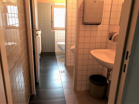 Eladó Iroda 1012 Budapest 1. kerület panorámás iroda saját teremgarázs parkolóval!
