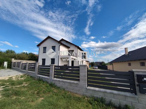 Eladó Lakás, Komárom-Esztergom megye, Tatabánya