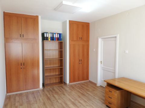Kiadó Iroda 3527 Miskolc 