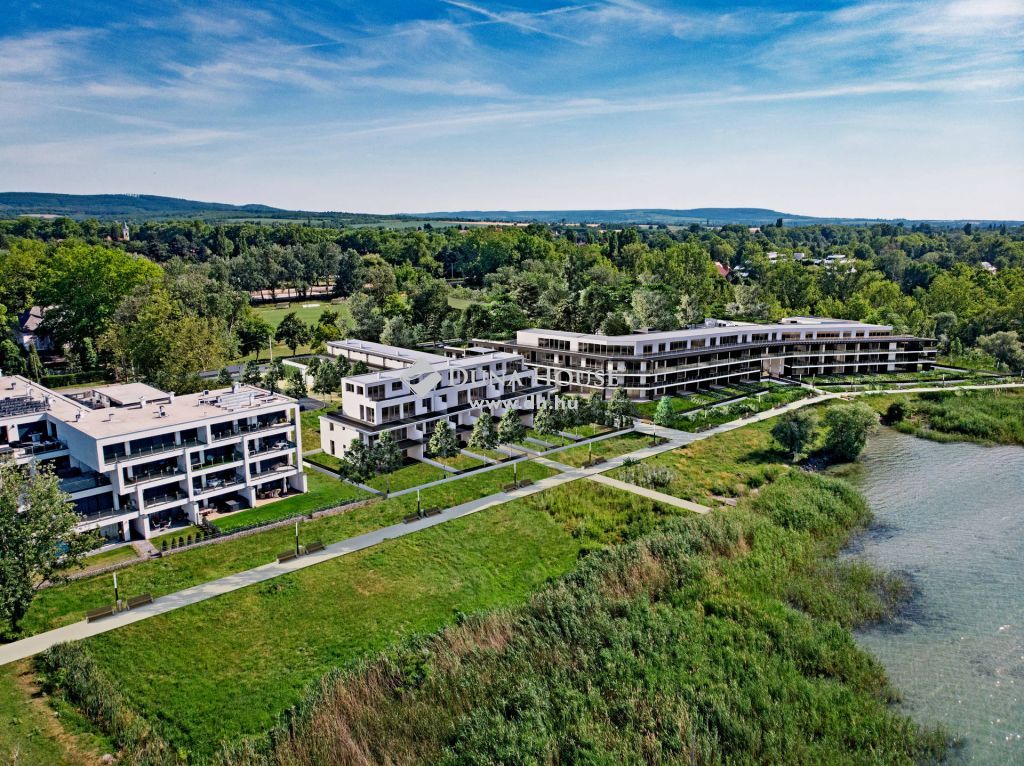 8636 Balatonszemes , Balatonparti — 1/17