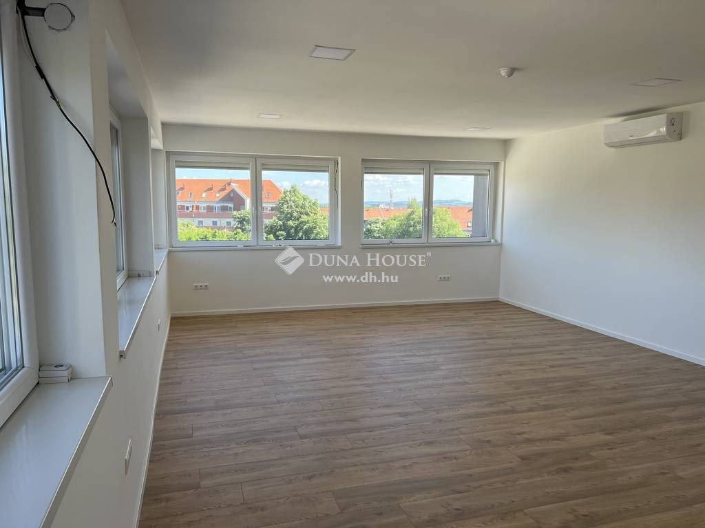 7627 Pécs — 1/10