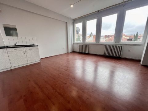 Kiadó Iroda 8900 Zalaegerszeg Rákóczi Ferenc utca