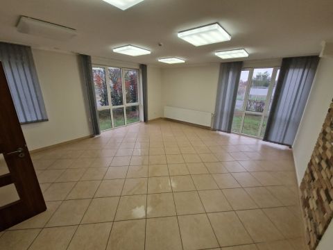 Kiadó Iroda 6000 Kecskemét , IRODA / RENDELŐ / SZOLGÁLTATÓHÁZ KIADÓ JÓL MEGKÖZELÍTHETŐ HELYEN!