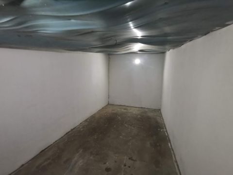 Eladó Parkoló 8000 Székesfehérvár Budai út