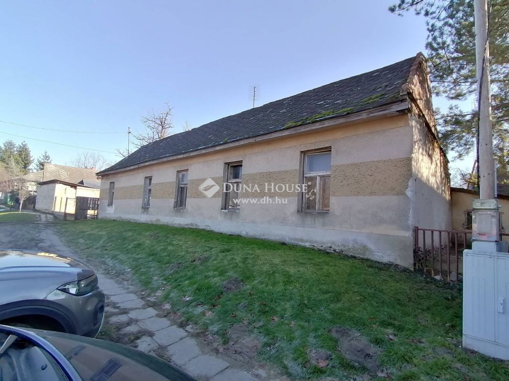 8088 Tabajd , Település központjában — 1/5