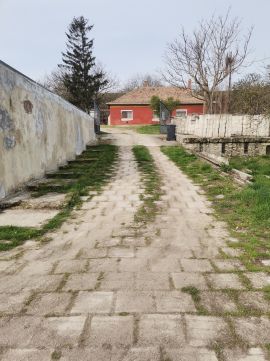 Kiadó Tároló/Raktár 8193 Sóly 