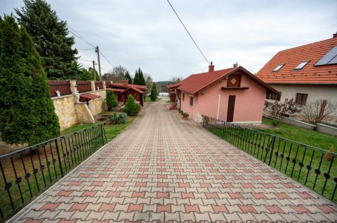 Eladó Ház 2092 Budakeszi , Makkos