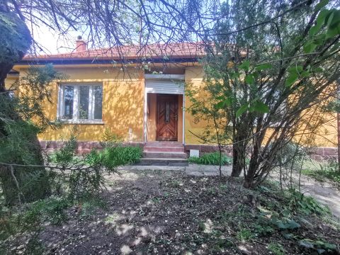 Eladó Ház 8226 Alsóörs 2 perc sétára a Balaton partjától, csendes nyugodt utcában