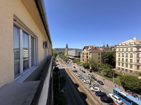 Eladó Lakás 1114 Budapest 11. kerület , Szentimrevárosban remekül alakítható, duplaerkélyes lakás eladó