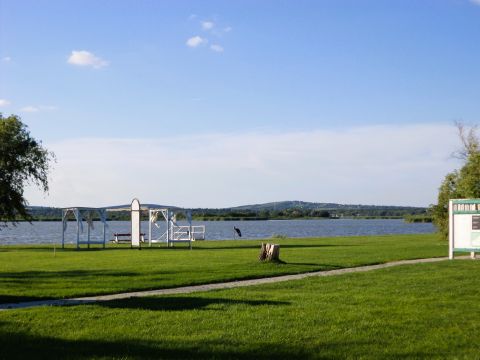 Eladó Vendéglátás 2481 Velence Cserje utcai strandon