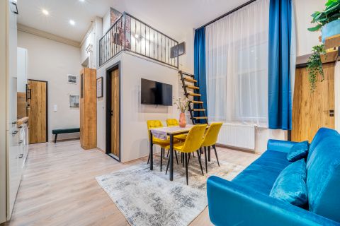 Eladó Lakás 1066 Budapest 6. kerület , JÓKAI TÉR mellett - nappali+3 hálós AIRBNB lakás!