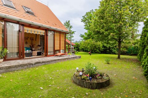 Eladó Ház 2081 Piliscsaba , Piliscsaba 'Rózsadombján' önálló családi ház eladó