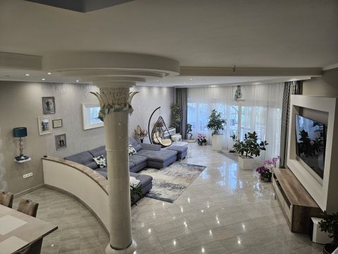 Eladó Ház 6000 Kecskemét , Igényes családiház a Vacsi közben Eladó!