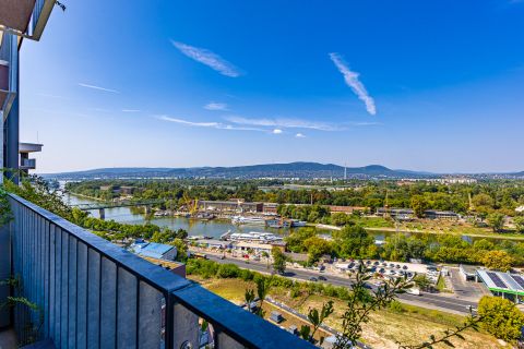 Eladó Lakás 1047 Budapest 4. kerület Újszerű, 16. emeleti, örökpanorámás, 4 szobás lakás a Panoráma lakóparkban