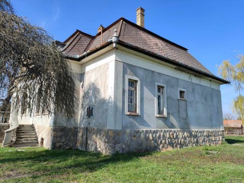Eladó Vendéglátás 3383 Hevesvezekény Heves vármegyei kastély eladó