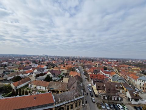 Eladó Iroda 6000 Kecskemét , Ritka lehetőség a belvárosban 149nm iroda / lakás.