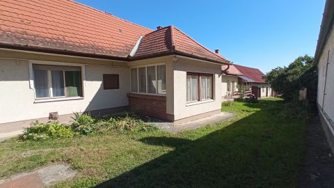 Eladó Ház 2073 Tök Fő út