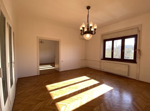 Eladó Lakás 9400 Sopron Deák tér közelében, PANORÁMÁS, DUPLA ERKÉLYES, 4+1 félszobás lakás Eladó!