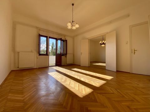 Eladó Lakás 9400 Sopron , Deák tér közelében, PANORÁMÁS, DUPLA ERKÉLYES, 4+1 félszobás lakás Eladó!