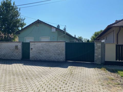 Eladó Ház 4150 Püspökladány Püspökladány, központhoz közeli részén családi ház eladó