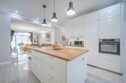 Eladó Ház 6050 Lajosmizse , Prémium anyagokkal, és minőségben felújított villa eladó Lajosmizsén.