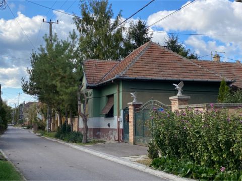 Eladó Ház 2193 Galgahévíz 