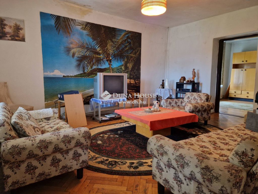8220 Balatonalmádi , Balatonalmádi csendes családi övezet — 1/19