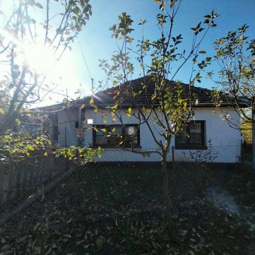 Eladó Ház 2765 Farmos , Zártkert
