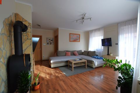 Eladó Ház 8441 Márkó , családiházas övezet