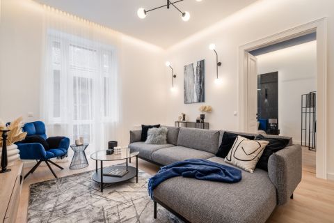 Eladó Lakás 1027 Budapest 2. kerület , Erkélyes, luxus design lakás Buda szívében!