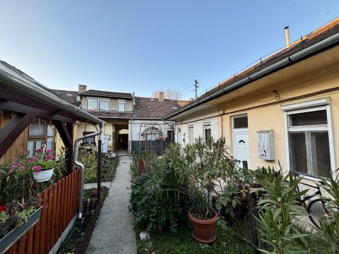 Eladó Lakás 1152 Budapest 15. kerület 