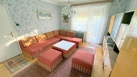 Eladó Lakás 4400 Nyíregyháza , Hímes, városhoz közeli kedvelt utcájában