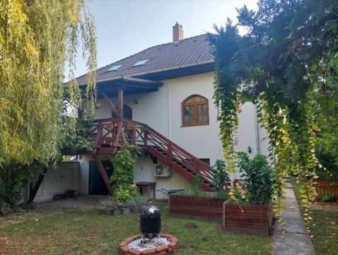 Eladó Ház 8000 Székesfehérvár , Bányató közelében