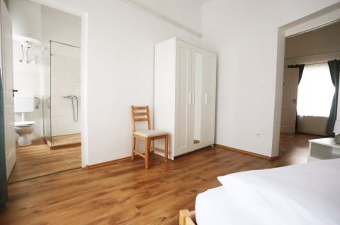 Eladó Ház 8200 Veszprém belváros közeli ház apartmannal