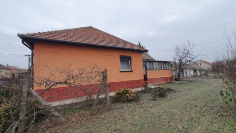 Eladó Ház 2251 Tápiószecső Tápiószecső Víztoronytól nem messze