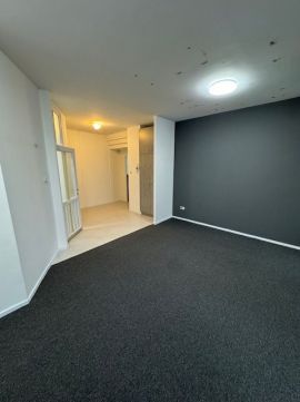 Kiadó Iroda 6000 Kecskemét KIADÓ dupla iroda a Central Passage Üzletház első emeletén