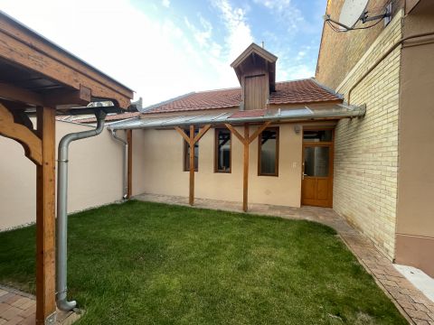 Eladó Ház 6000 Kecskemét Kecskemét belvárosában a Piac környékén családi ház eladó! 