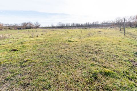 Eladó Telek 8041 Csór 