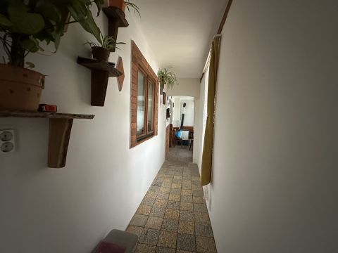 Eladó Ház 7224 Dúzs csendes utcájában 85 m2-es családiház garázzsal eladó.