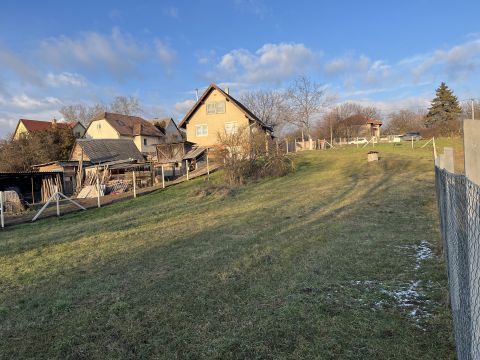 Eladó Telek 2086 Tinnye Csendes zsákutcában